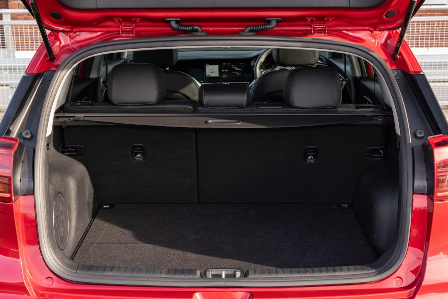 Багажник Kia Niro EcoHybrid (DE) 2019 года  (UK) (фото 40 из 40)